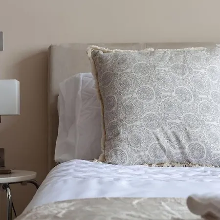 Spacious Modern One Bedroom Flat In Chelsea Apartment *
