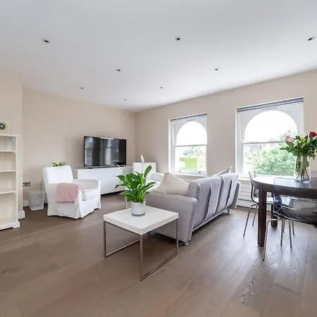 Apartment Spacious Modern One Bedroom Flat In Chelsea