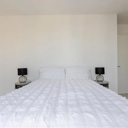 Apartment Dockside With Scenic Views London