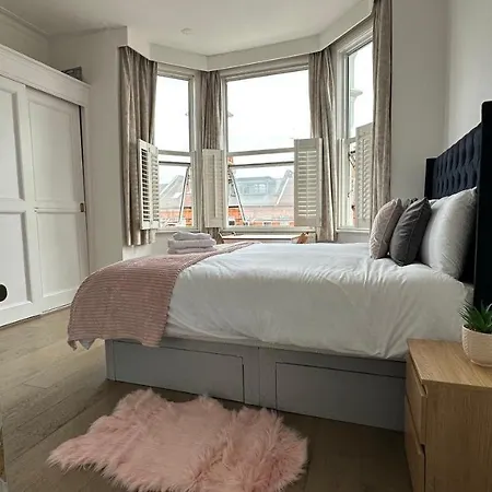 Appartamento Great Sheperds Bush Londra