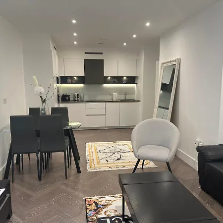 Modern 2 Bedroom Flat Near King's Cross.