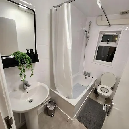 Apartment Comfy 1 Bedroom Flat *
