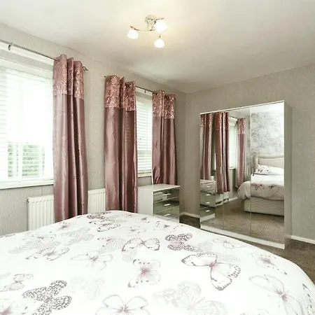 Apartment Stunning 3br Penthouse With Ac, Private Lift And Balcony In London