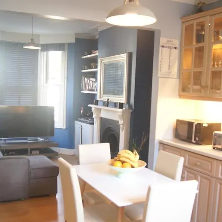Traditional House Holiday home London