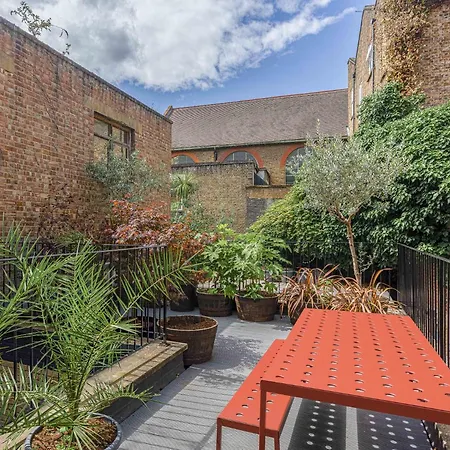 189b Caledonian Road Apartment