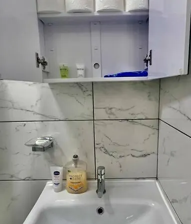 Flat 3 Battersea Park Rd, 2 Bedroom, 1 Bathroom Flat * London