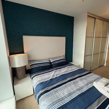 Appartement Cityscape Serenity: 10th Floor Oasis Near City Airport, Excel & 02 *