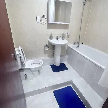 Flat 7 Near Westfield Centre, 1 Bedroom, 1 Bathroom Flat Apartment