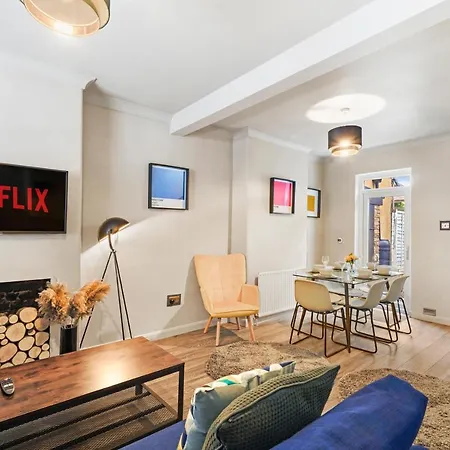 Crossrail - Large 2 Bedrooms - Sleeps 7 - Perfect For Groups - Private Garden - Wifi - Close To Elizabeth Line For Easy Access To Heathrow And London Greenford (Greater London)