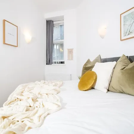 Apartment Three Bed With City View Shoreditch Perfect For Business Corporate By Belvilla London