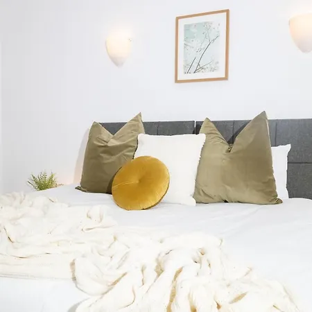 Three Bed With City View Shoreditch Perfect For Business Corporate By Belvilla * London
