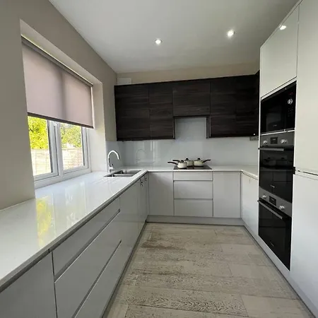 Star London Bell Lane 3-bed Oasis With Garden * Hendon