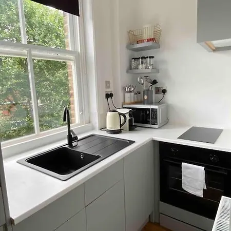 Chic Near Regent's Park N8 Apartment *