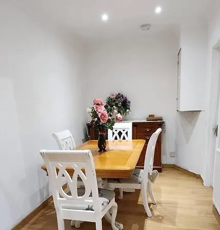 Holiday Apartment * Abbey Wood