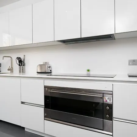 Pristine In Central Guest house *