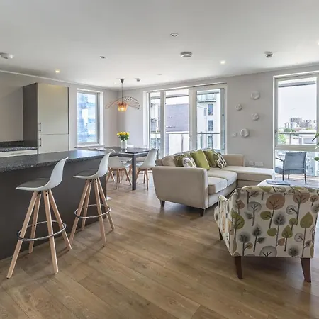 Apartment Lovely 3 Beds Penthouse