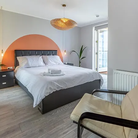 Apartment Lovely 3 Beds Penthouse London