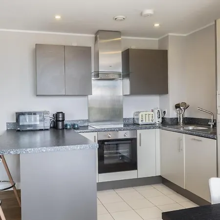 Lovely 3 Beds Penthouse London