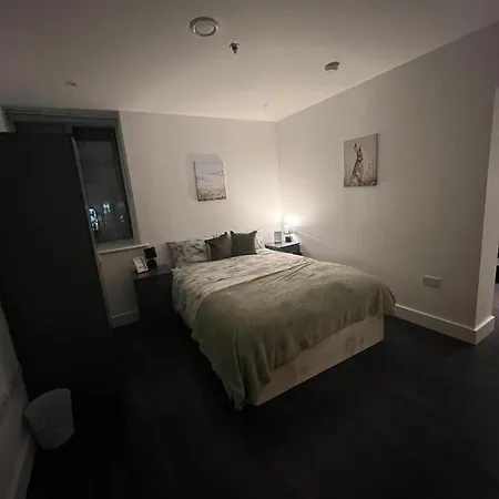Apartment Spacious Sleep 7 Flat 20 Mins Bp65