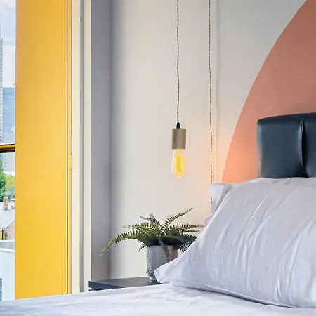 Lovely 3 Beds Penthouse Apartment