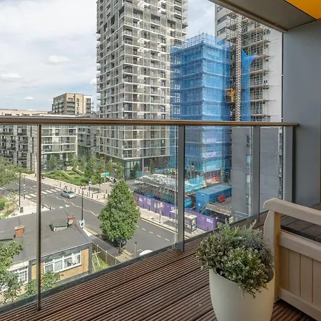 Apartment Lovely 3 Beds Penthouse London