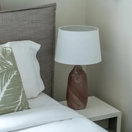 Luxury 2 Bedroom On Portobello Road *