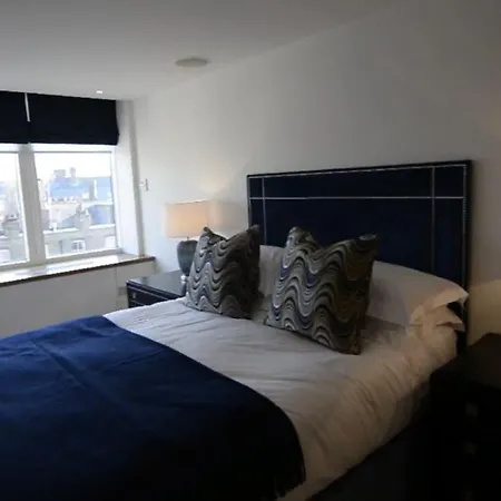 Spacius 3-bed In Kensington *