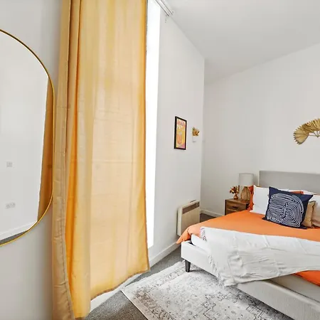 Luxury Canary Wharf 2 Bed Apt Londra