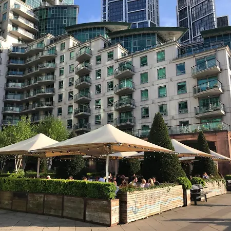 Homestay Cosy Private With Private Bathroom In A River View Flat London
