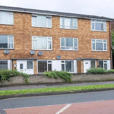 Bourne Court Attractive 1 Bedroom By Mdps Apartment
