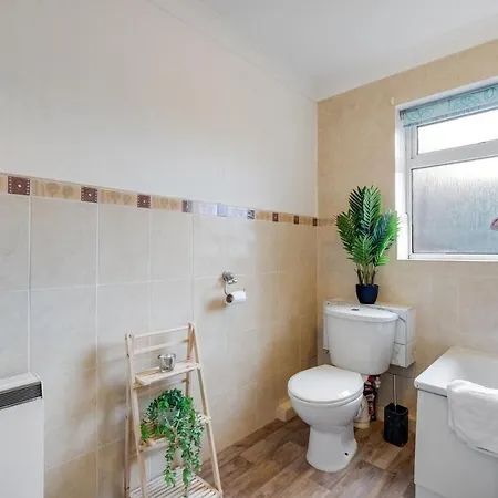 Bourne Court Attractive 1 Bedroom By Mdps Apartment Ruislip