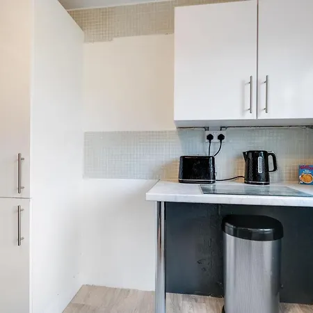 Bourne Court Attractive 1 Bedroom By Mdps Apartment Ruislip