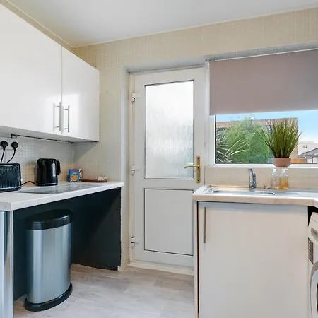 Bourne Court Attractive 1 Bedroom By Mdps * Ruislip