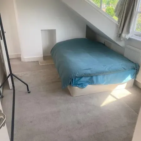 Apartment Cosy Attic Flat With Views London