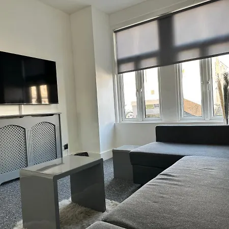 Holiday home 3 Bedroom House With Garden In Tottenham London