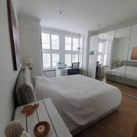 Irene's Sweet Apartment Ealing