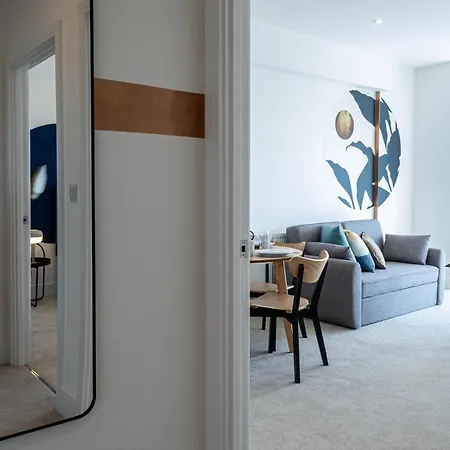 Modern With Balcony In Merton Near Wimbledon By Sojo Apartment Mitcham