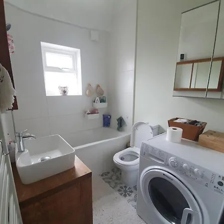 Irene's Sweet Apartment *