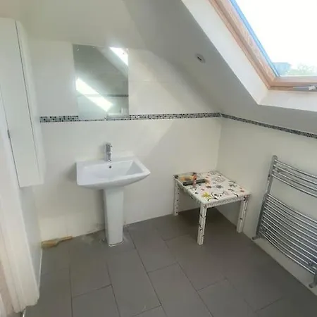 Cosy Attic Flat With Views
