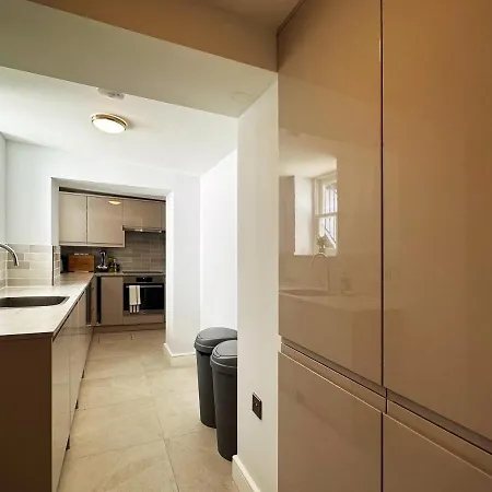 Kevins Place Near Paddington * London