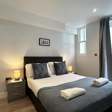 Kevins Place Near Paddington *