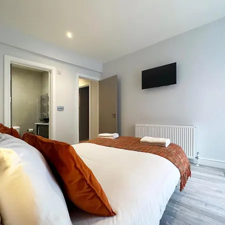 Kevins Place Near Paddington * London