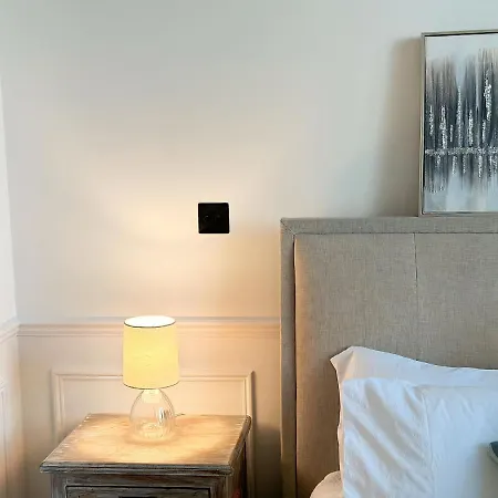Luxurious 2-bedroom, 2-bathroom Paddington Retreat With En-suite Tv Bed