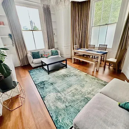 Apartment Luxurious 2-bedroom, 2-bathroom Paddington Retreat With En-suite Tv Bed *