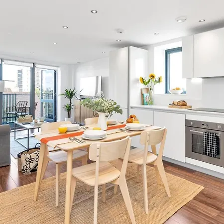Apartment Modern Luxe Just 10 Mins From Tower Bridge! Easy Access To Tube And Bus *