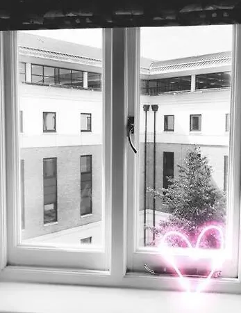 - Westcombe House * Uxbridge