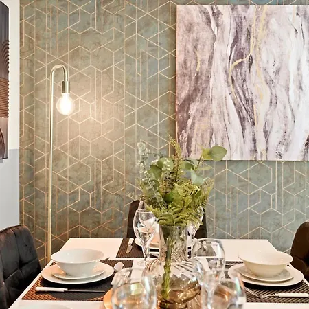 Stunning Central 2 Bed Parking & Garden ロンドン
