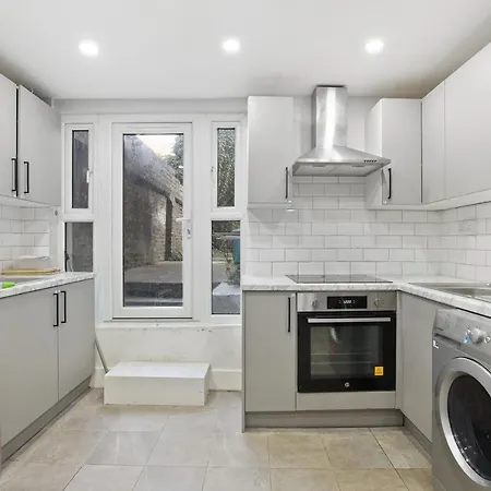 Hackney Apartment
