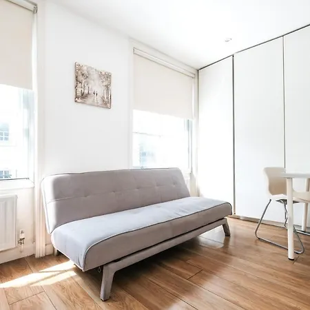 Grandeur 3 Bedroom Flat In London, Mayfair Hy3 *