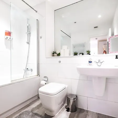 Grandeur 3 Bedroom Flat In London, Mayfair Hy3 *